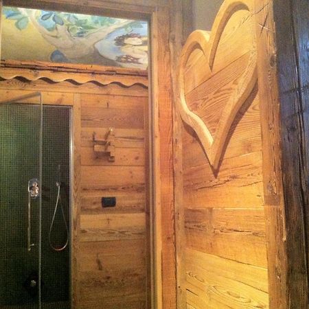 Les Trompeurs Chez Odette Bed and Breakfast Cogne Δωμάτιο φωτογραφία