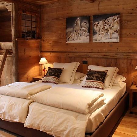 Les Trompeurs Chez Odette Bed and Breakfast Cogne Δωμάτιο φωτογραφία