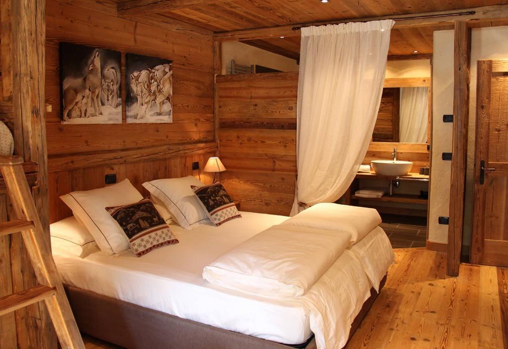 Les Trompeurs Chez Odette Bed and Breakfast Cogne Δωμάτιο φωτογραφία