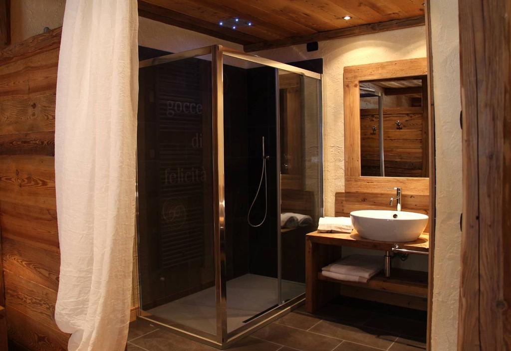 Les Trompeurs Chez Odette Bed and Breakfast Cogne Δωμάτιο φωτογραφία