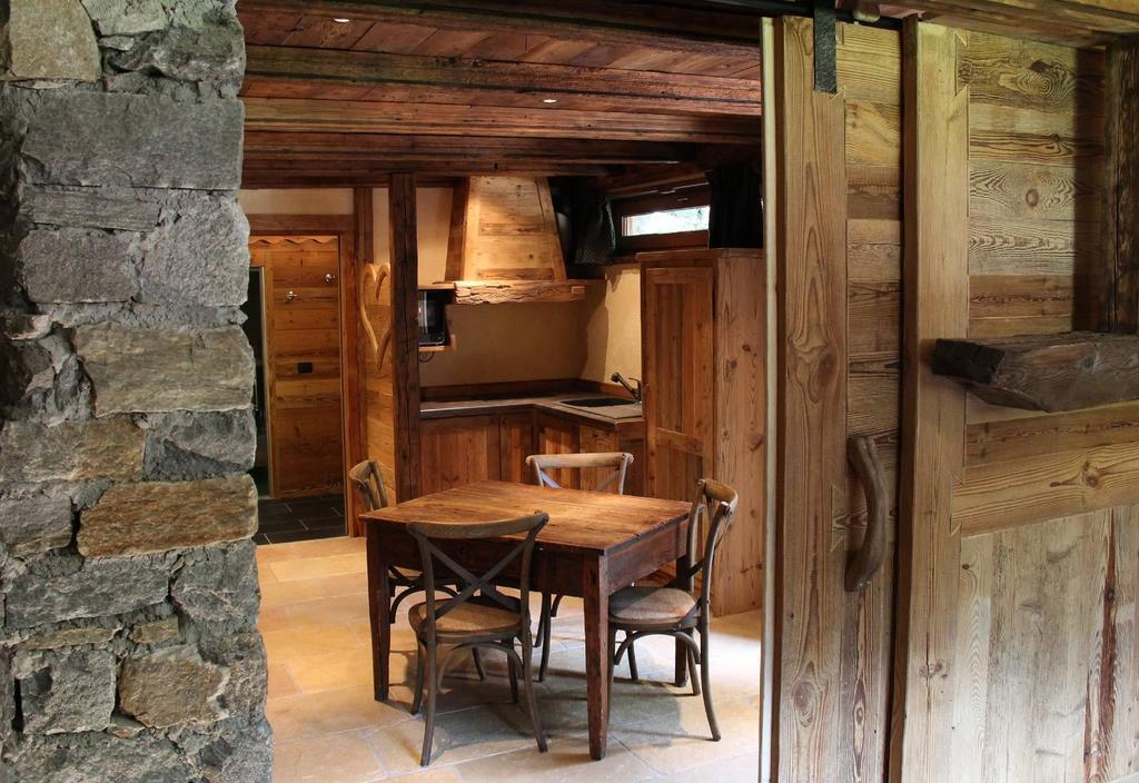 Les Trompeurs Chez Odette Bed and Breakfast Cogne Δωμάτιο φωτογραφία